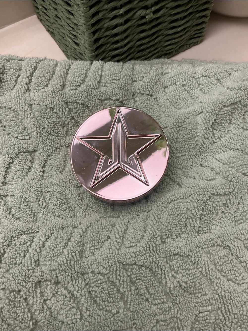 Jeffree Star Metallic Pink Compact with Embossed Star - Picture 4 of 4